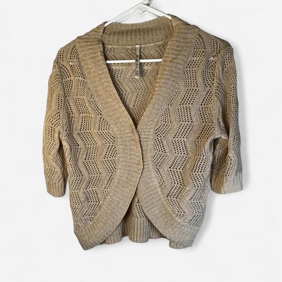 Sweaters - Leo & Nicole - Tan & cream knit cardigan with zigzag pattern, size M